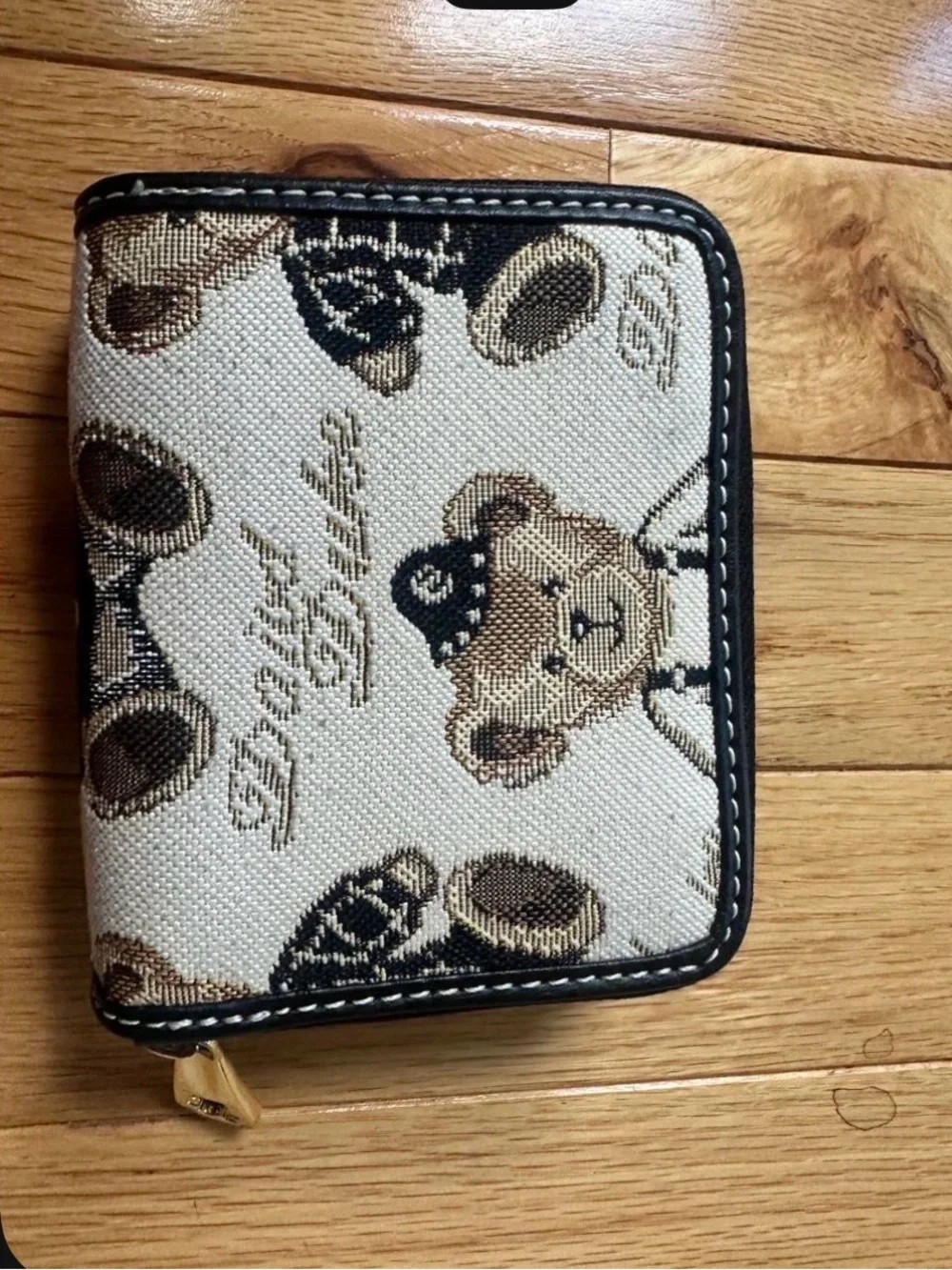 Bear-Print Zip Card Holder Wallet - Black and Cream